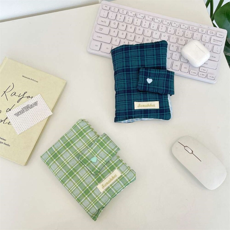 Green White Gingham Hand-journ - Laptop Sleeve ulasan dan harga