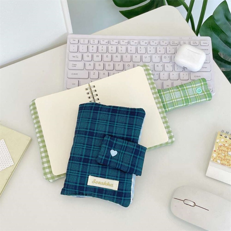Green White Gingham Hand-journ - Laptop Sleeve ulasan dan harga